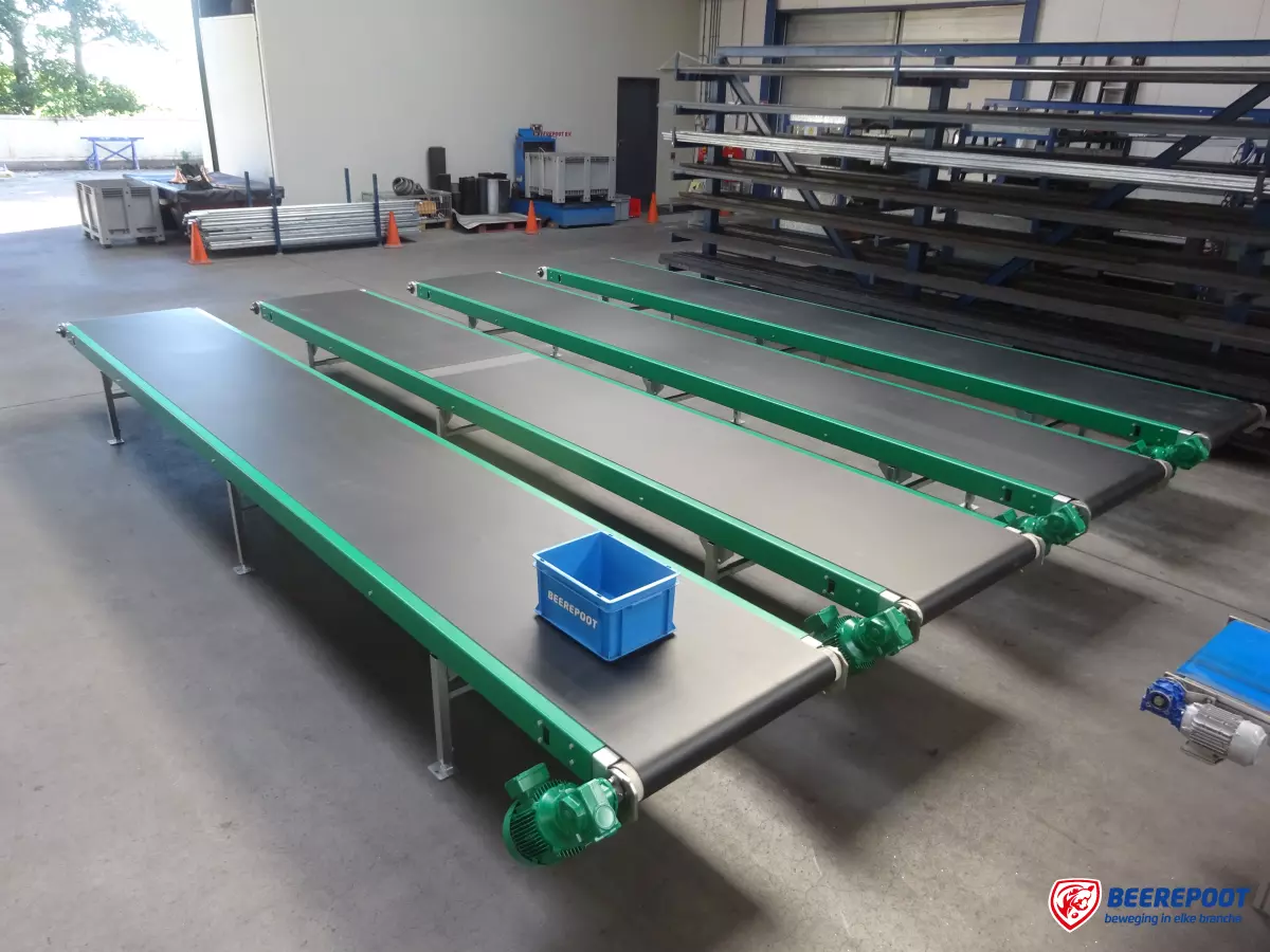 Vlakke transportbanden